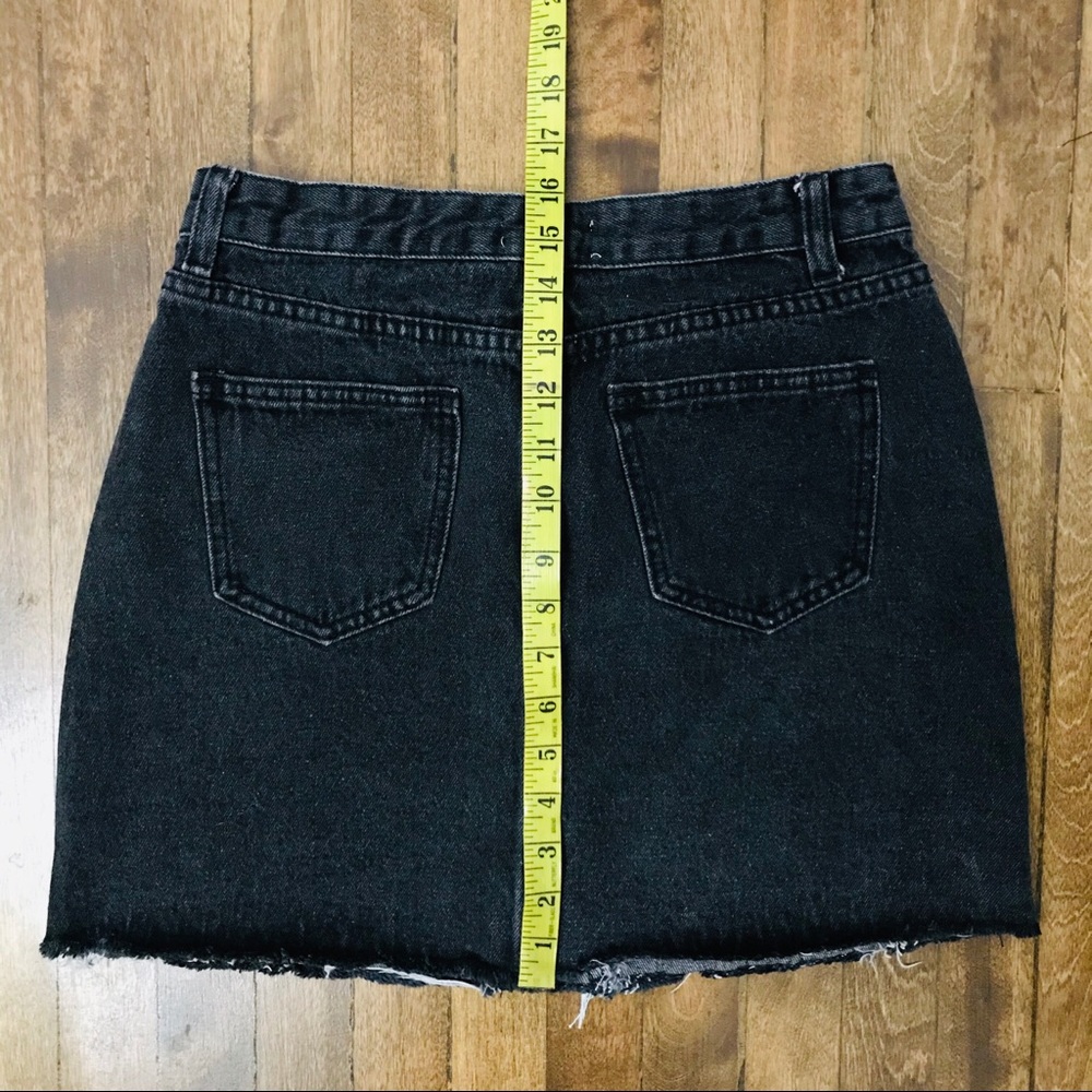 Black Denim Mini Skirt (M) - Picture 5 of 9
